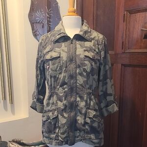 Jade & Ivory Camouflage Utility Jacket W/ Floral Accents Size Large